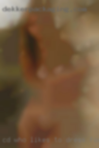 CD who likes to dress for men nude or women from Osage.